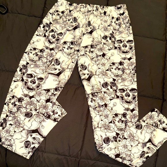 Pants - Agnes & Dora Skull leggings